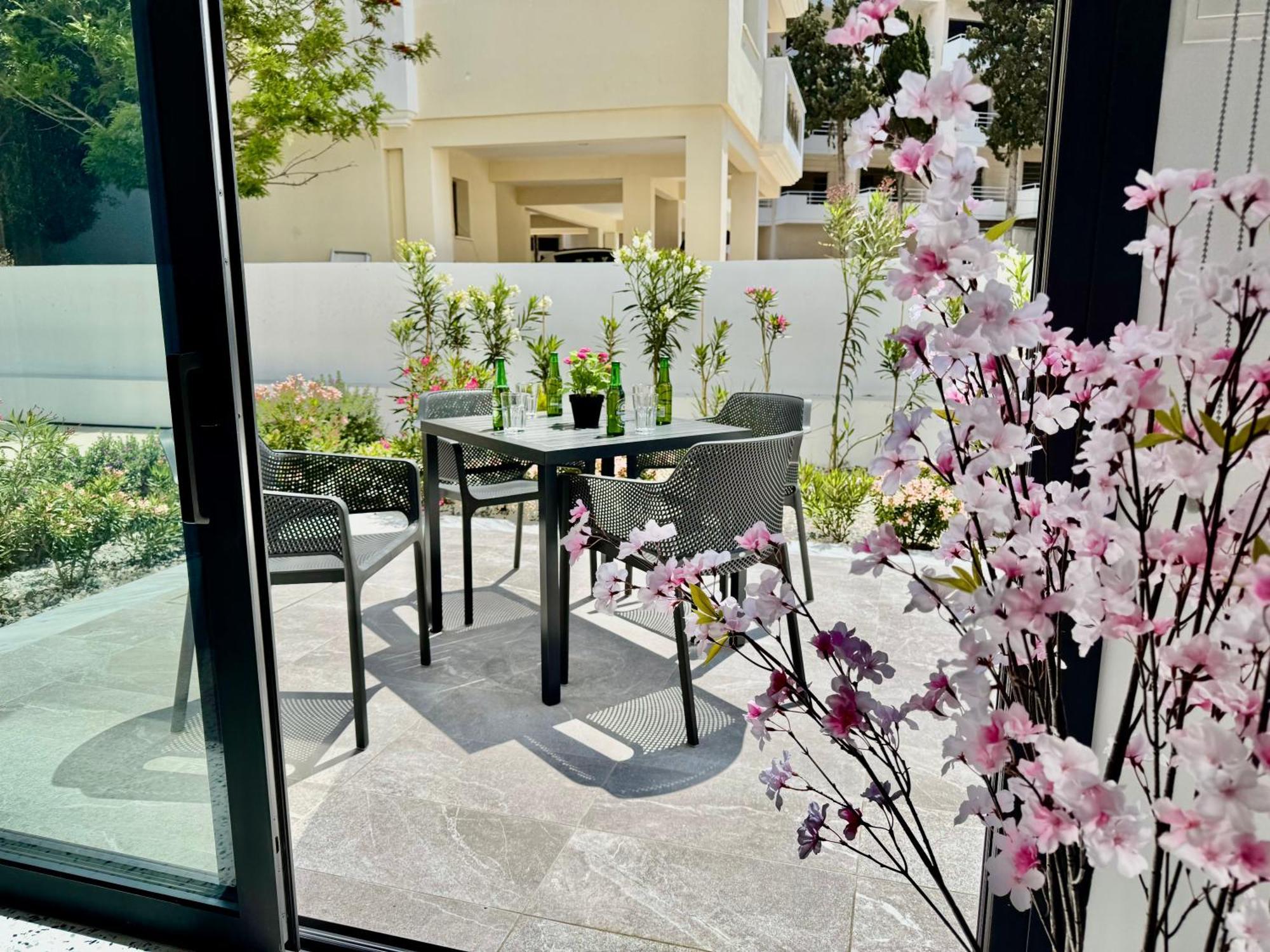 Luxury Maisonette With Terrace *