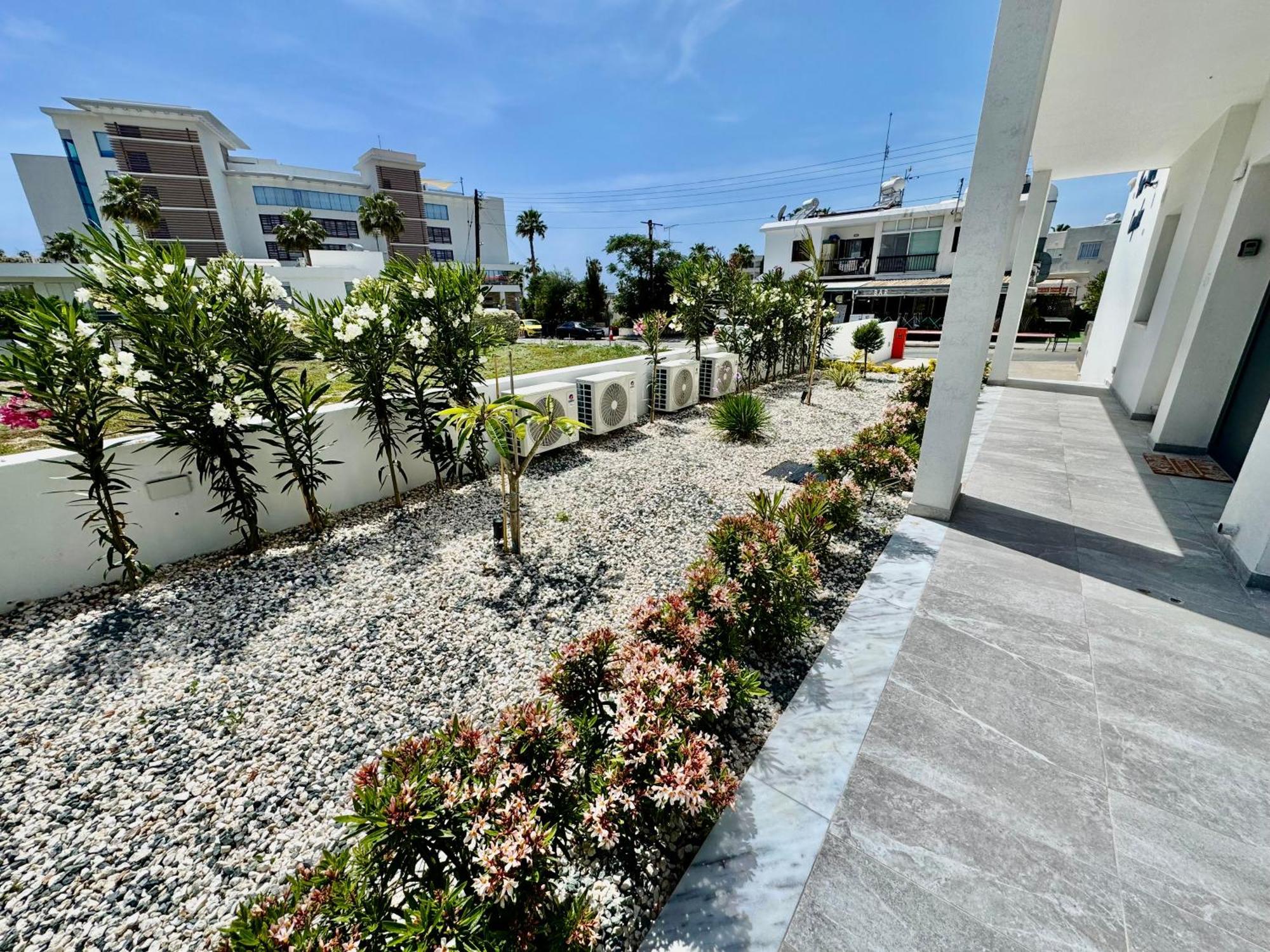 Luxury Maisonette With Terrace *